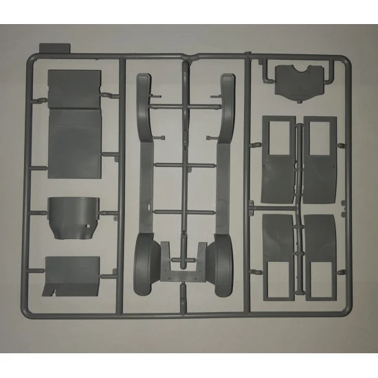 ICM 24030 - 1/24 Paris Taxi Type AG 1910 scale model kit