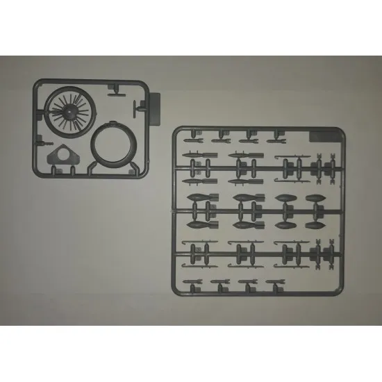ICM 48099 - 1/48 I-153 Chinese fighter Guomindang plastic scale model kit
