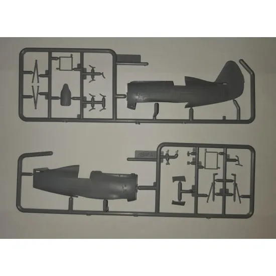 ICM 48099 - 1/48 I-153 Chinese fighter Guomindang plastic scale model kit
