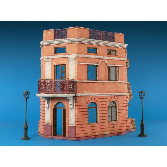 Miniart 35504 Lithunianan City Building Scale Plastic Model Kit 1/35