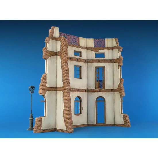 Miniart 35504 Lithunianan City Building Scale Plastic Model Kit 1/35