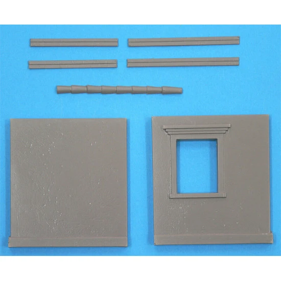 Miniart 35517 - 1/35 Polish Village House WW II Diorama Plastic Model Kit