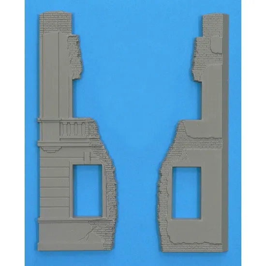 Miniart 35519 - 1/35 Ruined City Building Plastic Model Kit 1 Figures