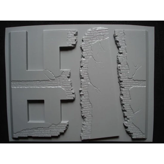 Miniart - Ruined House 35526 1/35 Scale Model Scenery