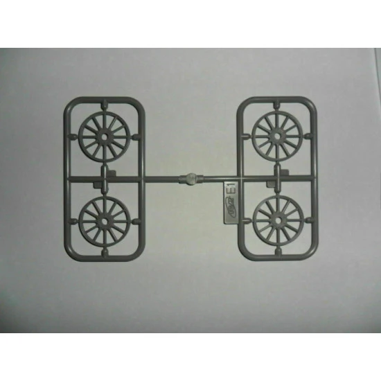 ICM 24008 - 1/24 Model T 1912 Light Delivery Car 1/24 scale model kit 164 mm