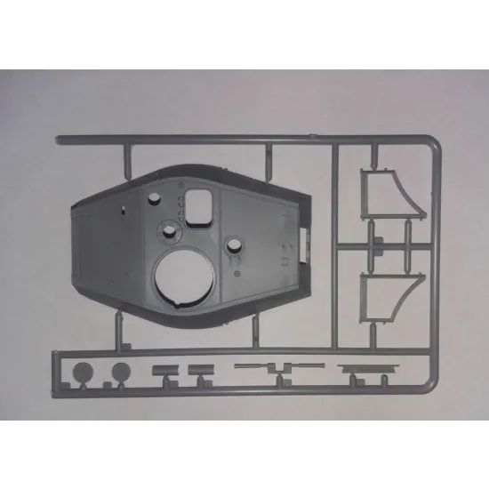 ICM 35364 - 1/35 PZ.KPFW.VI AUSF.B King Tiger late production with full interior