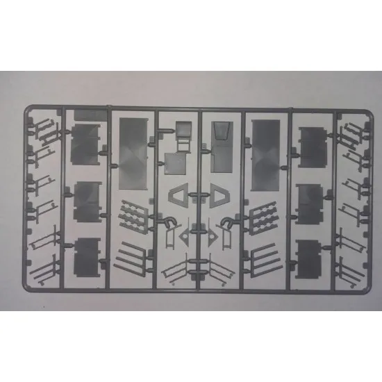 ICM 35364 - 1/35 PZ.KPFW.VI AUSF.B King Tiger late production with full interior