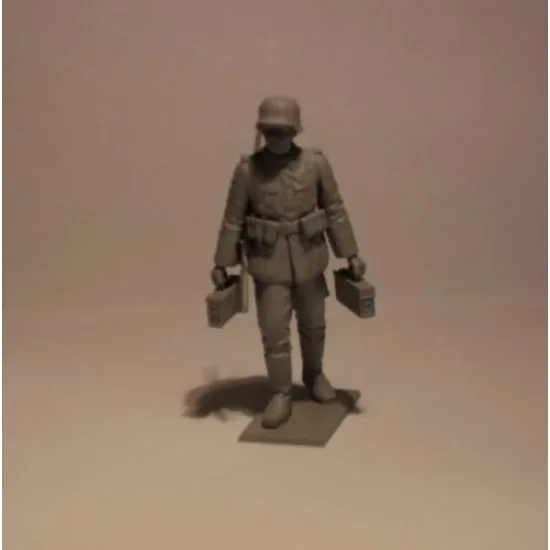 ICM 35639 - 1/35 German Infantry (1939-1942) WWII 4 figures scale model kit