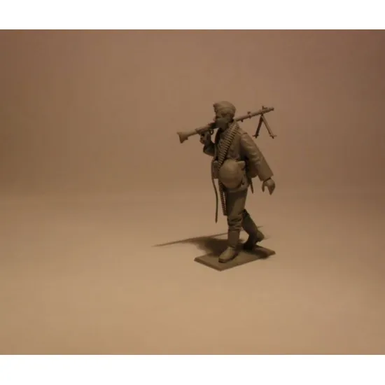 ICM 35639 - 1/35 German Infantry (1939-1942) WWII 4 figures scale model kit