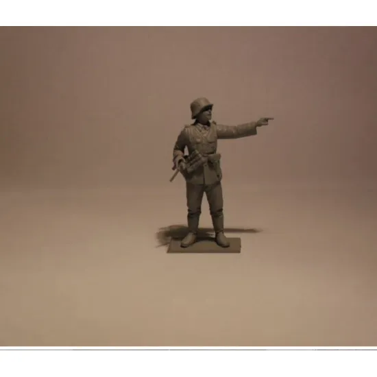 ICM 35639 - 1/35 German Infantry (1939-1942) WWII 4 figures scale model kit