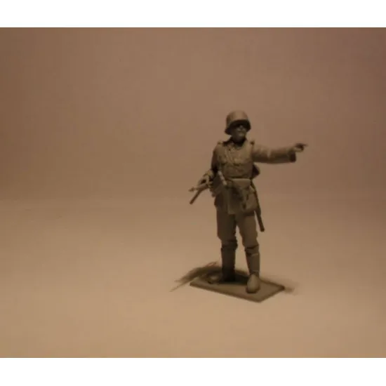 ICM 35639 - 1/35 German Infantry (1939-1942) WWII 4 figures scale model kit