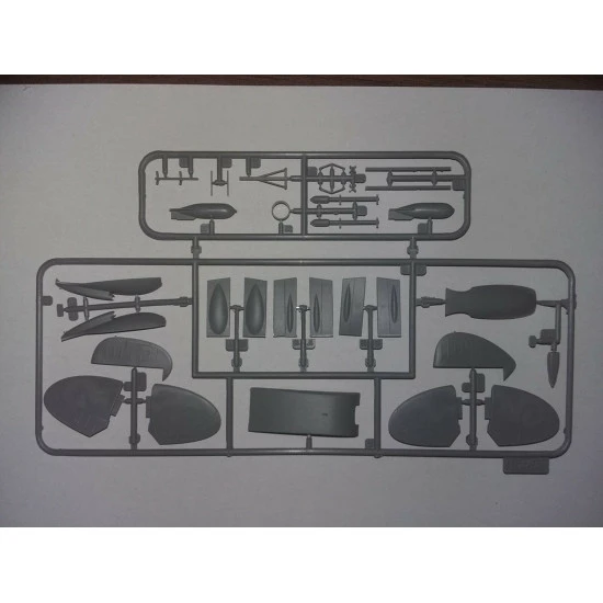 ICM 48060 - 1/48 - British Fighter Spitfire MK.IXC Beer Delivery Royal RAF