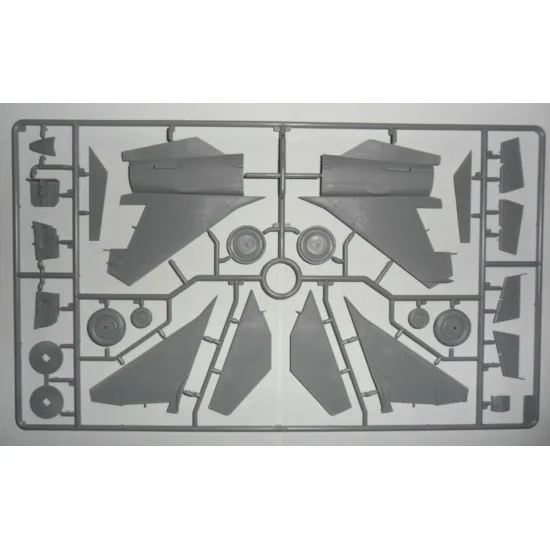 ICM 48902 - 1/48 MIG-25 RB Soviet Reconnaissance Plane, WWII, scale model kit