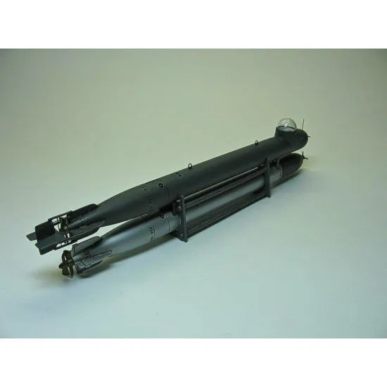 Micro-Mir 35-001 - 1/35 German Human Torpedo 'Neger' World War II - scale model