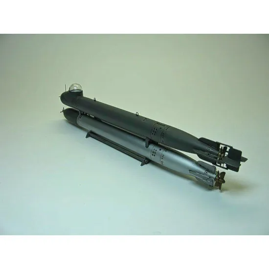 Micro-Mir 35-001 - 1/35 German Human Torpedo 'Neger' World War II - scale model