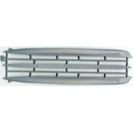 Micro Mir 350-035 - 1/350 Iskra (Spark) soviet Pravda-class submarine model kit