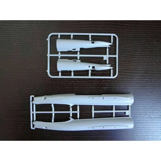 Micro-mir 144-024 - 1/144 Tu-22 KD 'Blinder' Soviet supersonic bomber (PE) model