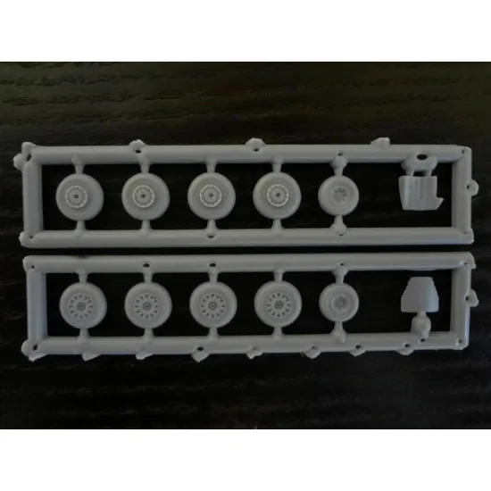 Micro-mir 144-025 - 1/144 Tu-22 UD 'Blinder D' Soviet training bomber (PE) model