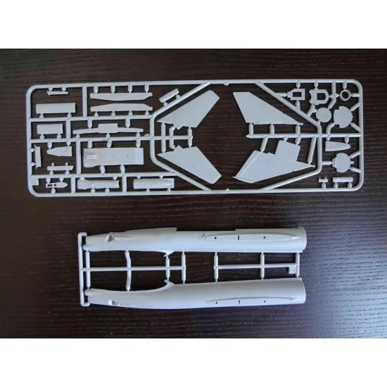 Micro-mir 144-025 - 1/144 Tu-22 UD 'Blinder D' Soviet training bomber (PE) model