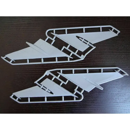 Micro-mir 144-025 - 1/144 Tu-22 UD 'Blinder D' Soviet training bomber (PE) model