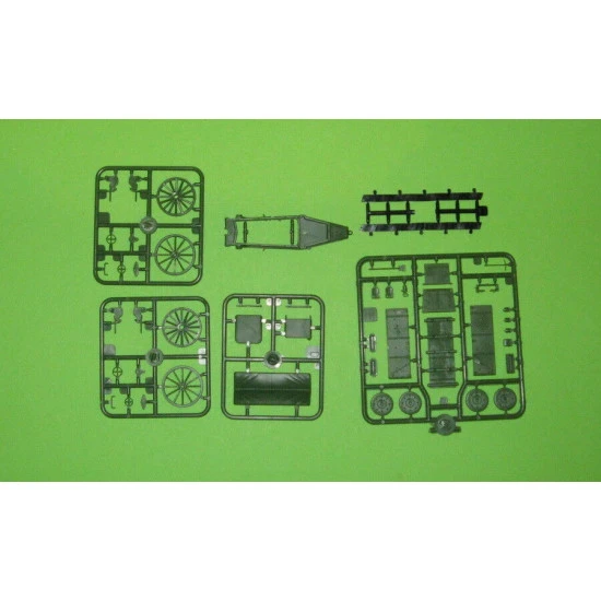 FWD Model B 3 ton BL 8-inch howitzer Mk.VI 1/72 Roden 713