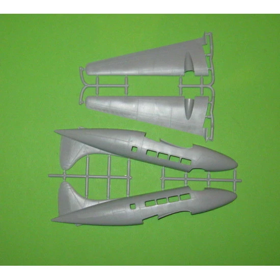 Amodel 72294 - 1/72 'Dove' British Civilian Aircraft (PE parts) scale model kit