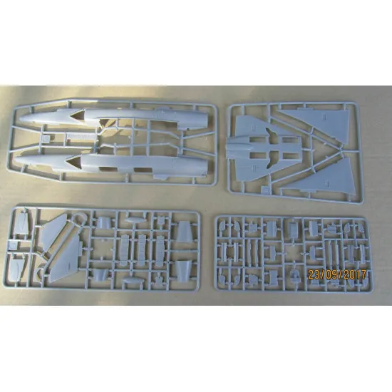 French Dassault Mirage III V-01 1/72 ModelSvit 72023