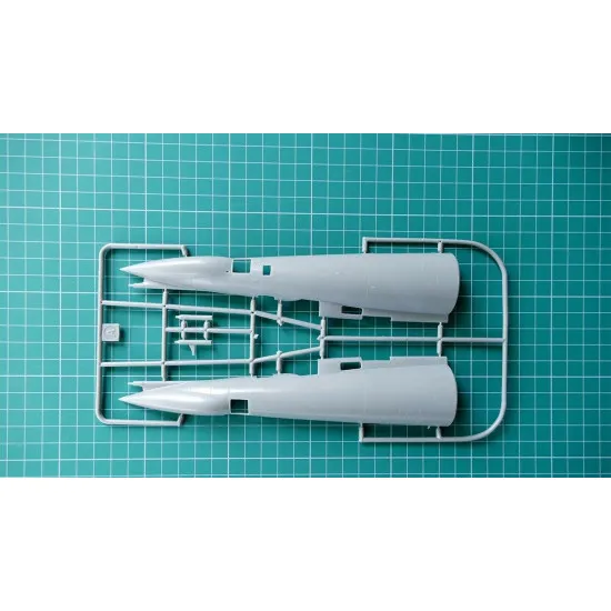 Tupolev Tu-22KDP with Kh-22 missile 1/72 MODELSVIT 72046