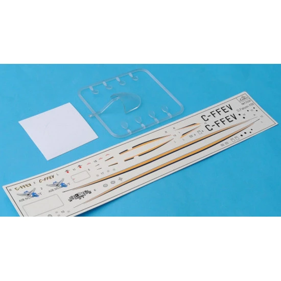 Amodel 72330 - 1/72 Dassault Falcon - 100 Building Airplane Aircraft, model kit