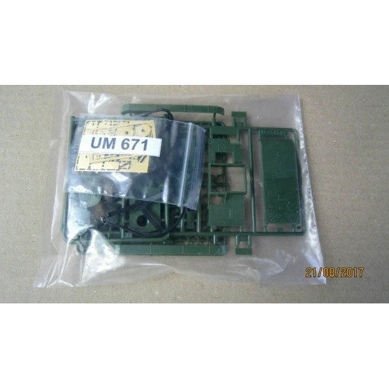 Vickers E Mk.A British tank rubber tracks 1/72 UMT 671