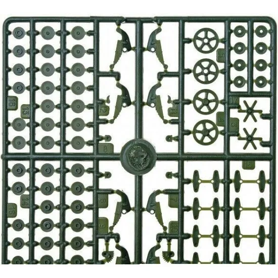 Vickers E Mk.A British tank plastic tracks 1/72 UMT671-01