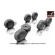 Ural-375/4320 weighted wheels w/ early hubs 1/72 Armory AC7321a