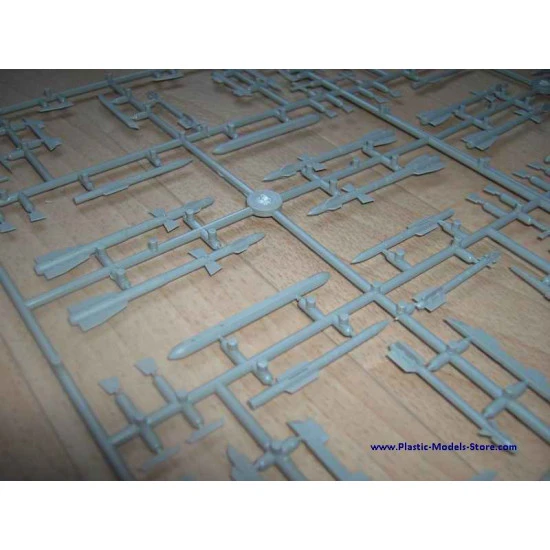 Soviet air-to-air aircraft armament MiG-29 Su-27 etc 1/72 ICM 72212