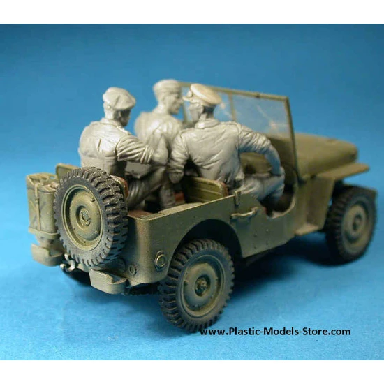 BRITISH JEEP CREW 5 FIGURES WWII - PLASTIC MODEL KIT SCALE 1/35 MINIART 35051