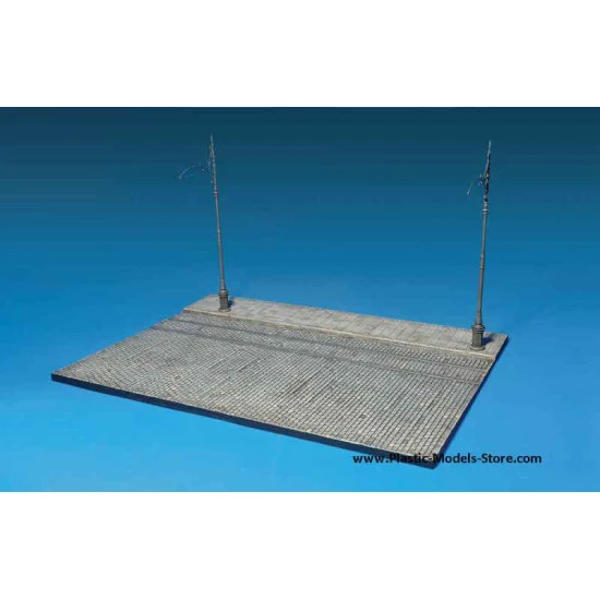 STREET SECTION w/TRAM LINES diorama 1/35 Miniart 36040