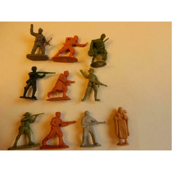 Mars Figures 72110 - 1/72 Luftwaffe Field Division, scale plastic model kit