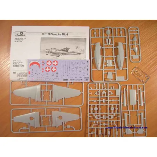De Havilland D.H.100 Vampire Mk6 RAF jet fighter 1/72 Amodel 72208