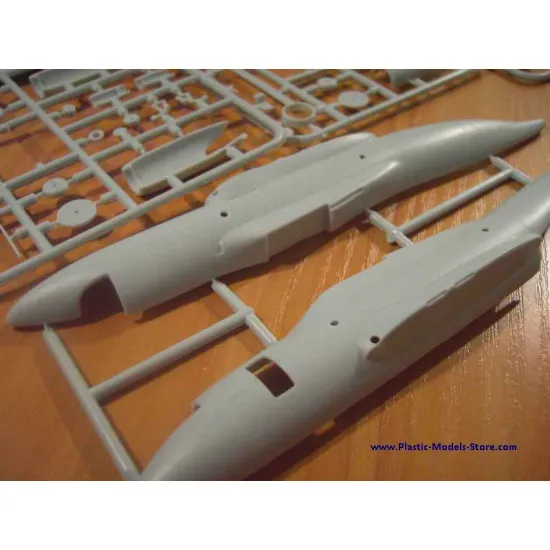 Antonov An-74T cargo aircraft 1/144 Amodel 1434