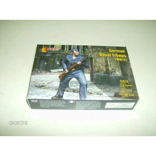 Mars Figures 32016 - 1/32 German Naval Troops (WWII) (15 figures / 8 poses) kit