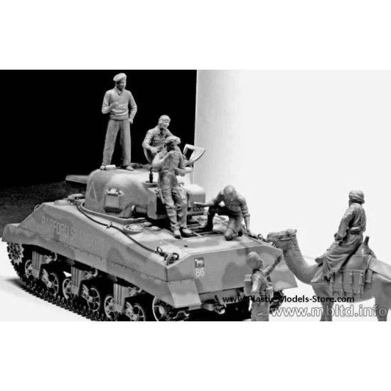 Commonwealth AFV crew English troops in SsNorthern Africa 1/35 Master Box 3564