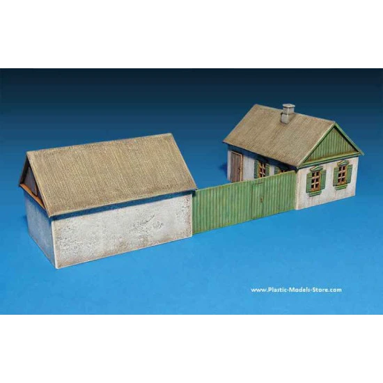East European Farmyard for dioramas 1/72 Miniart 72020