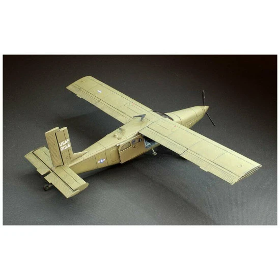 PILATUS PORTER AU-23 PEACEMAKER PLASTIC MODEL KIT 1/72 BPK 7211