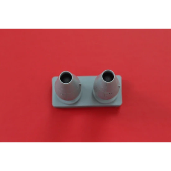 BOMBARDIER CRJ 200 AMERICAN EAGLE AIRPLANE PLASTIC MODEL KIT 1/72 BPK 7208