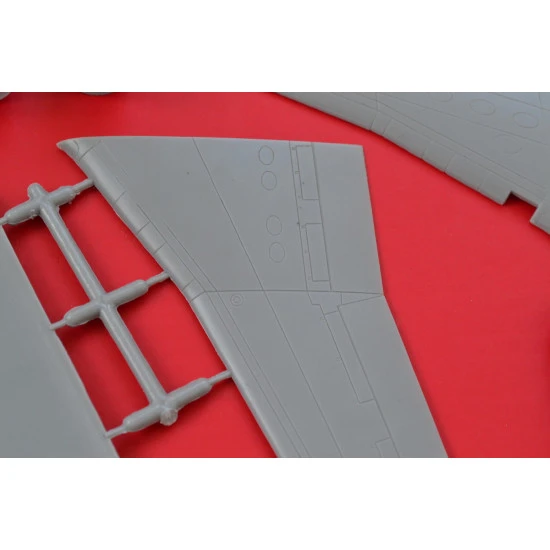 BOMBARDIE CANADAIR REGIONAL JET 100 (CRJ-100) 1/72 BPK 7207