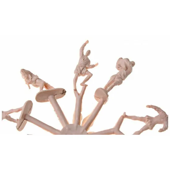 SPANISH SAILORS, 16-17 CENTURY, SET 1 PLASTIC MODEL KIT 1/72 RED BOX 72102