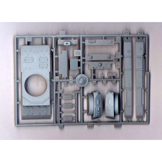 PANZER III AUSF H SCALE PLASTIC MODEL KIT WW II 1/72 UM 270