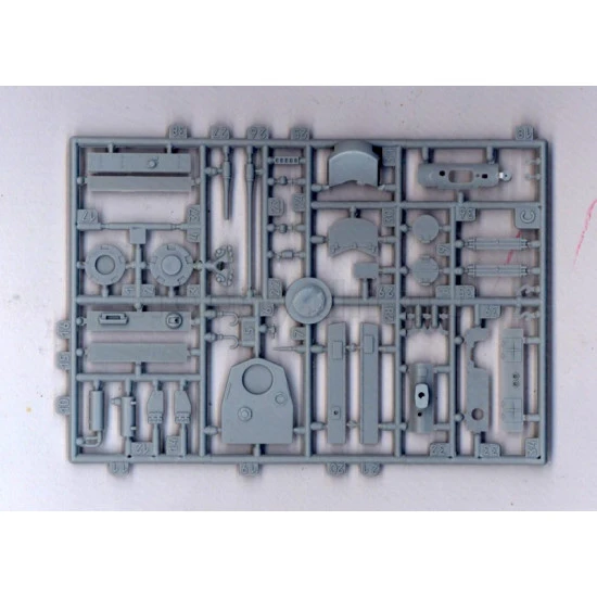 PANZER III AUSF H SCALE PLASTIC MODEL KIT WW II 1/72 UM 270