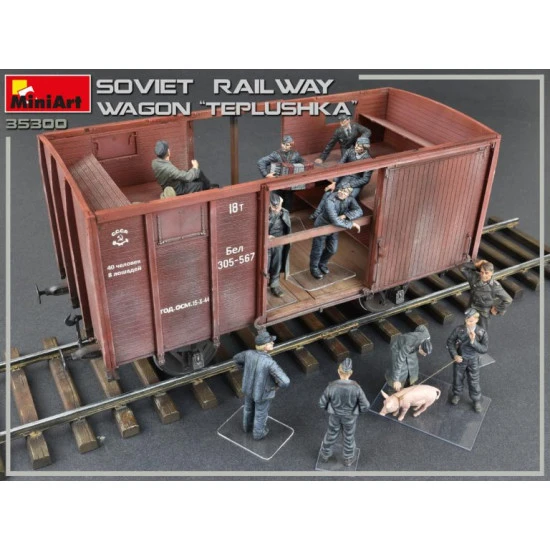 Miniart 35300 - 1/35 SOVIET RAILWAY WAGON TEPLUSHKA Model kit