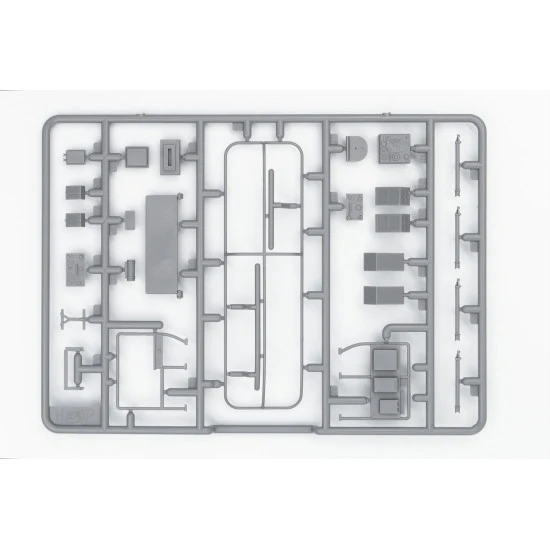 ICM 35104 - German armored personnel carrier Sd.Kfz.251 / 6 Ausf.A with crew