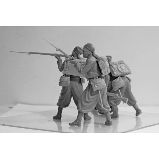 ICM 35709 - 1/35 French Zouaves (1914) (4 figures) (100 new models) plastic kit
